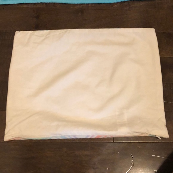 Ivivva bedroom set - Picture 5 of 16